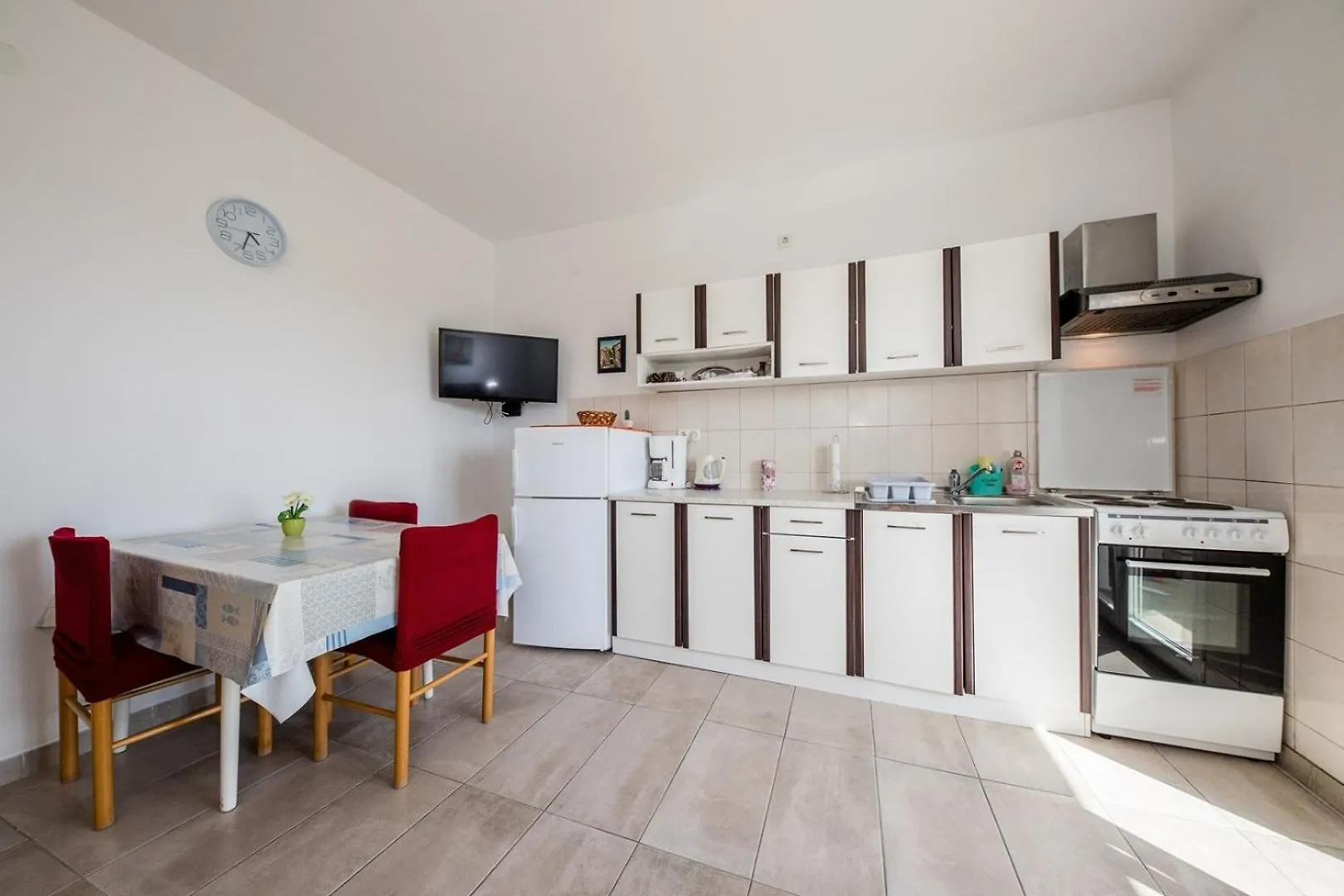 Apartments Mladenka In Banjol